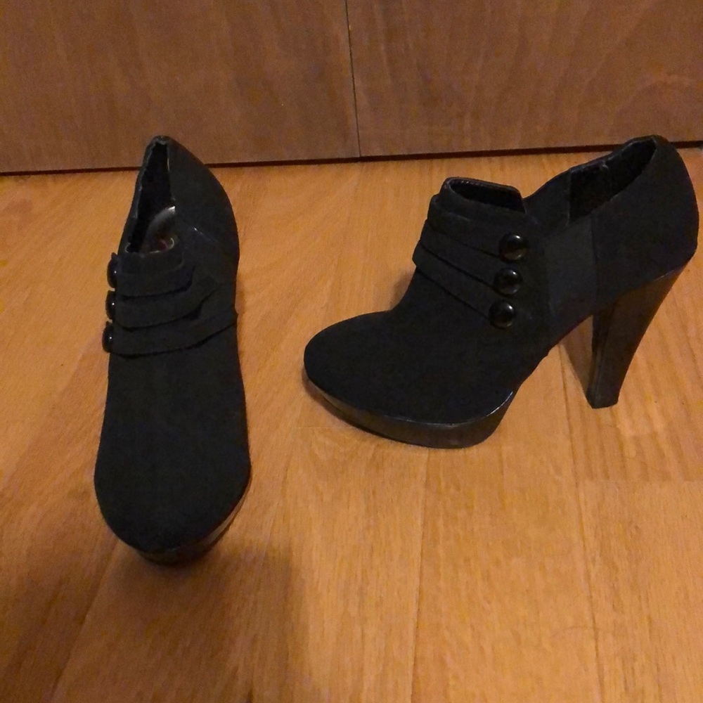 Unlisted by Kenneth Cole booties, brand new